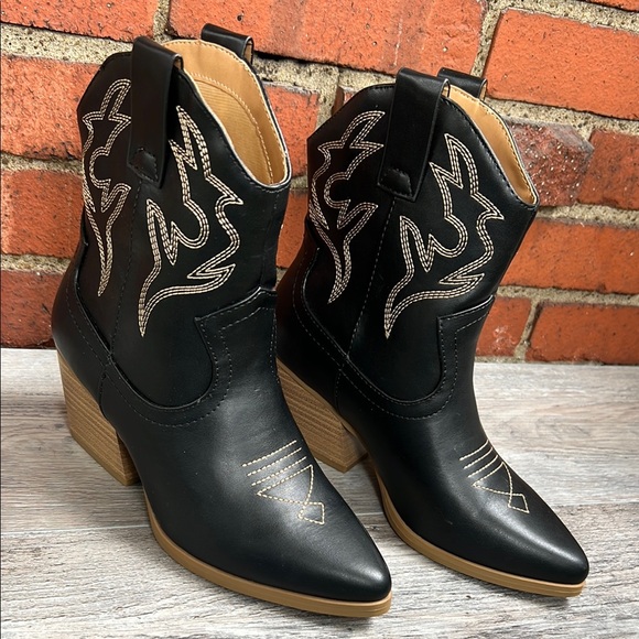Soda Shoes - Soda Black Western Embroidered Ankle Cowgirl Boots